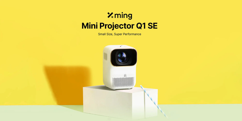 Compact size Formovie Xming Q1SE mini projector